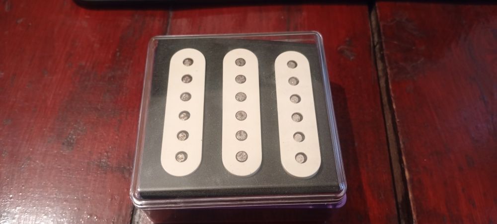 Pickguard Backplate Pickups Части за китара
