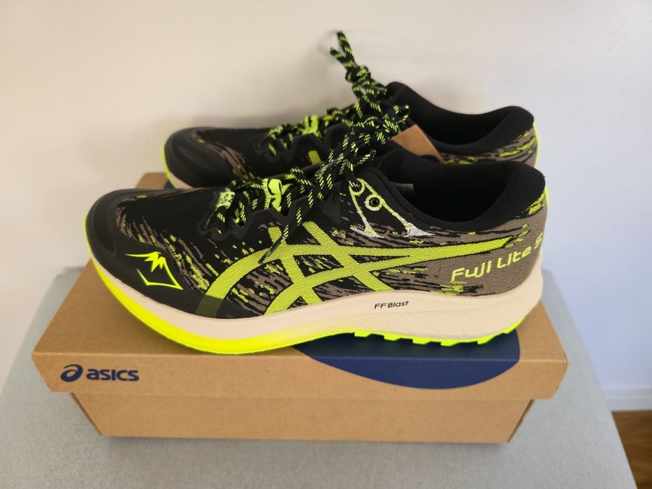 Asics Fuji lite 5 marime 42 si 42.5 noi