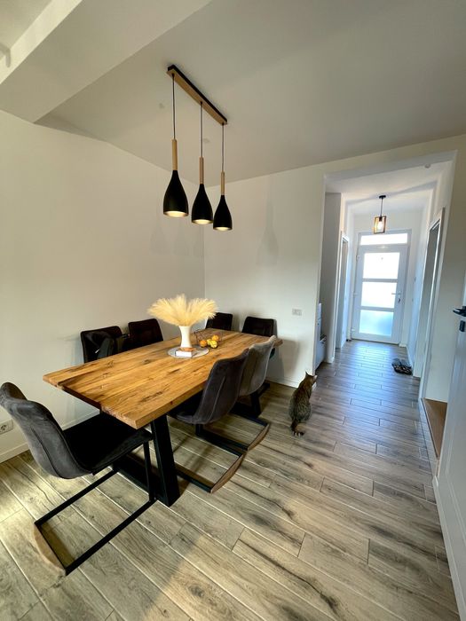 Triplex etaj mobilat si utilat zona Lidl asfalt si piste