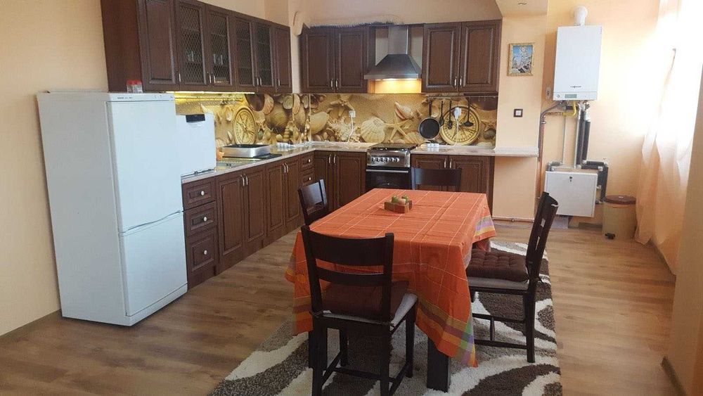 Тристаен ап. под наем в кв. Малинова долина