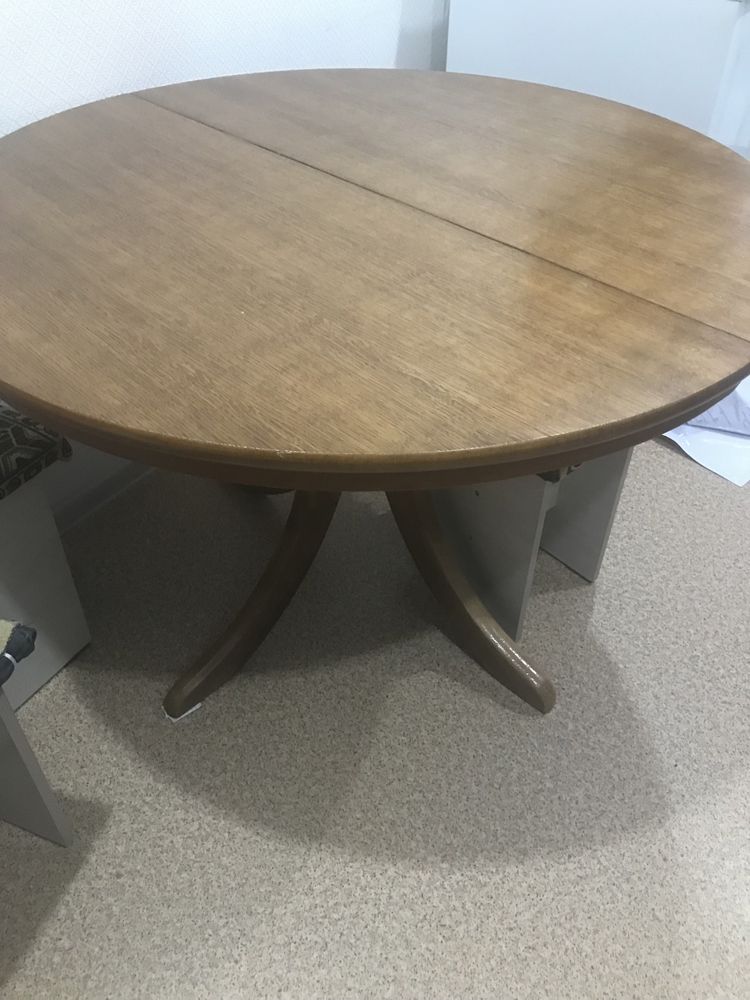 Продам стол