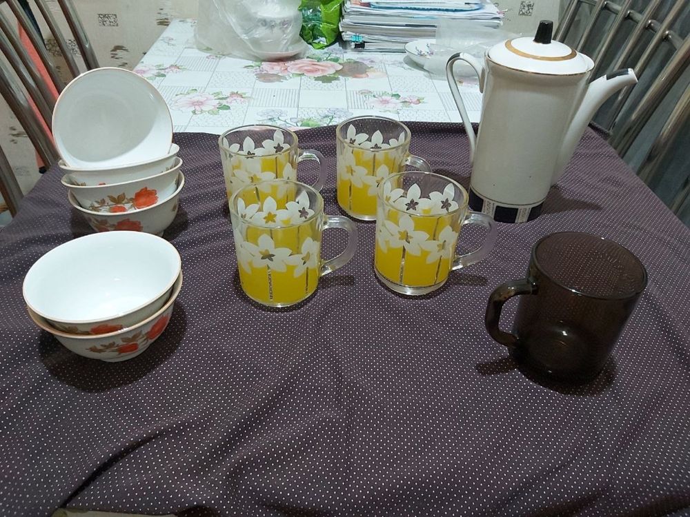 Посуда блюдце чашки вазочки