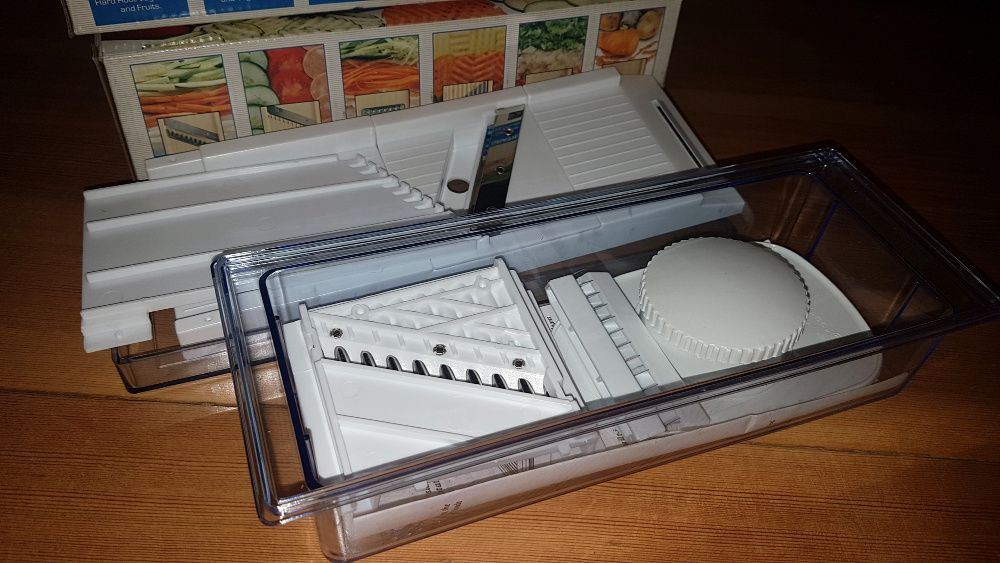 Овощерезка  (набор с терками)(ОАЭ)