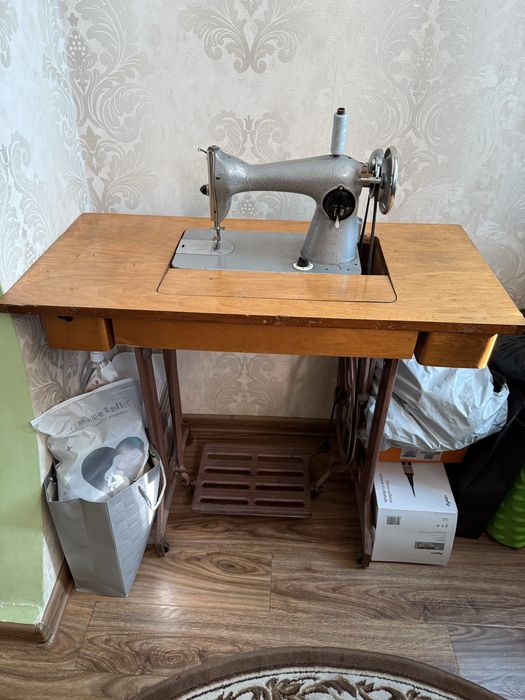 Швейная машинка,тикув машинаси