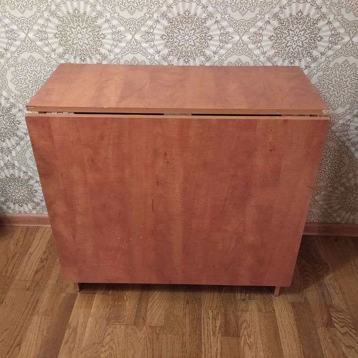 Продам стол книжка