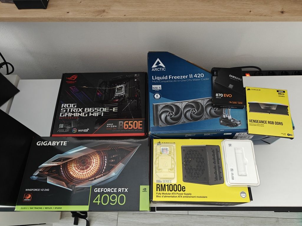 RTX 4090 24gb - PC Gaming/Editare - 96gb ram SSD M2 - Ryzen 9 7950x