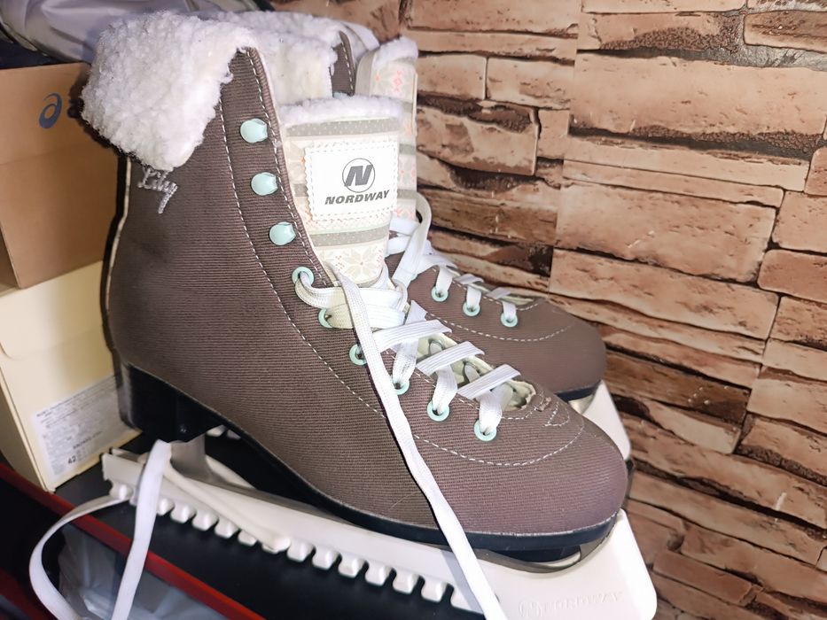 Продам коньки Nordway