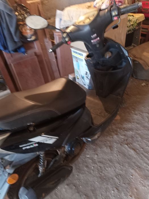 Скутер спорт 49 куб.