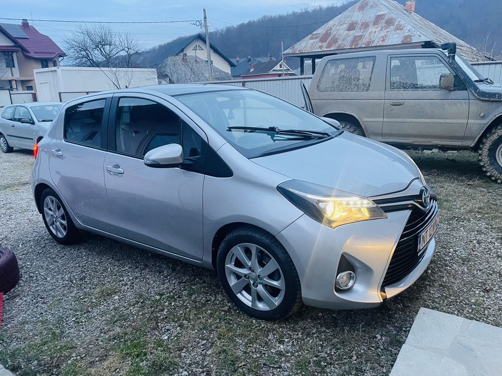 Toyota Yaris 1.5 benzina- hibrid