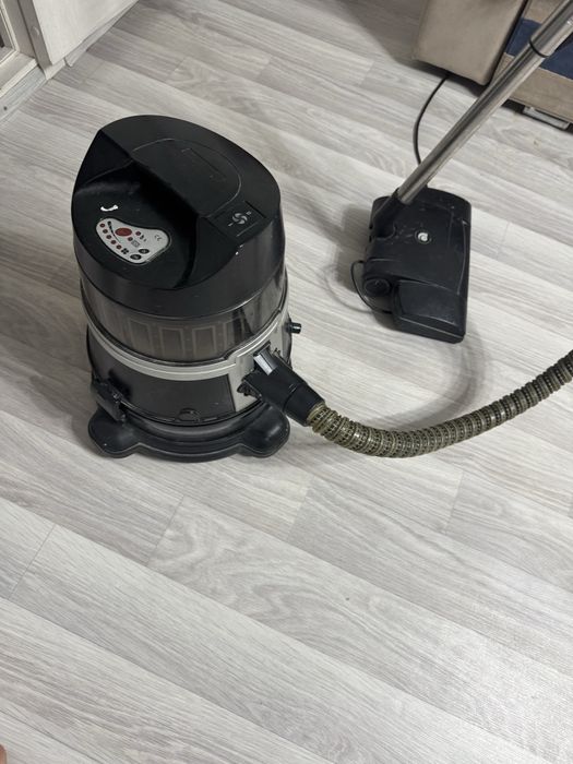 Рабоклин пылесос в хорошом состочний