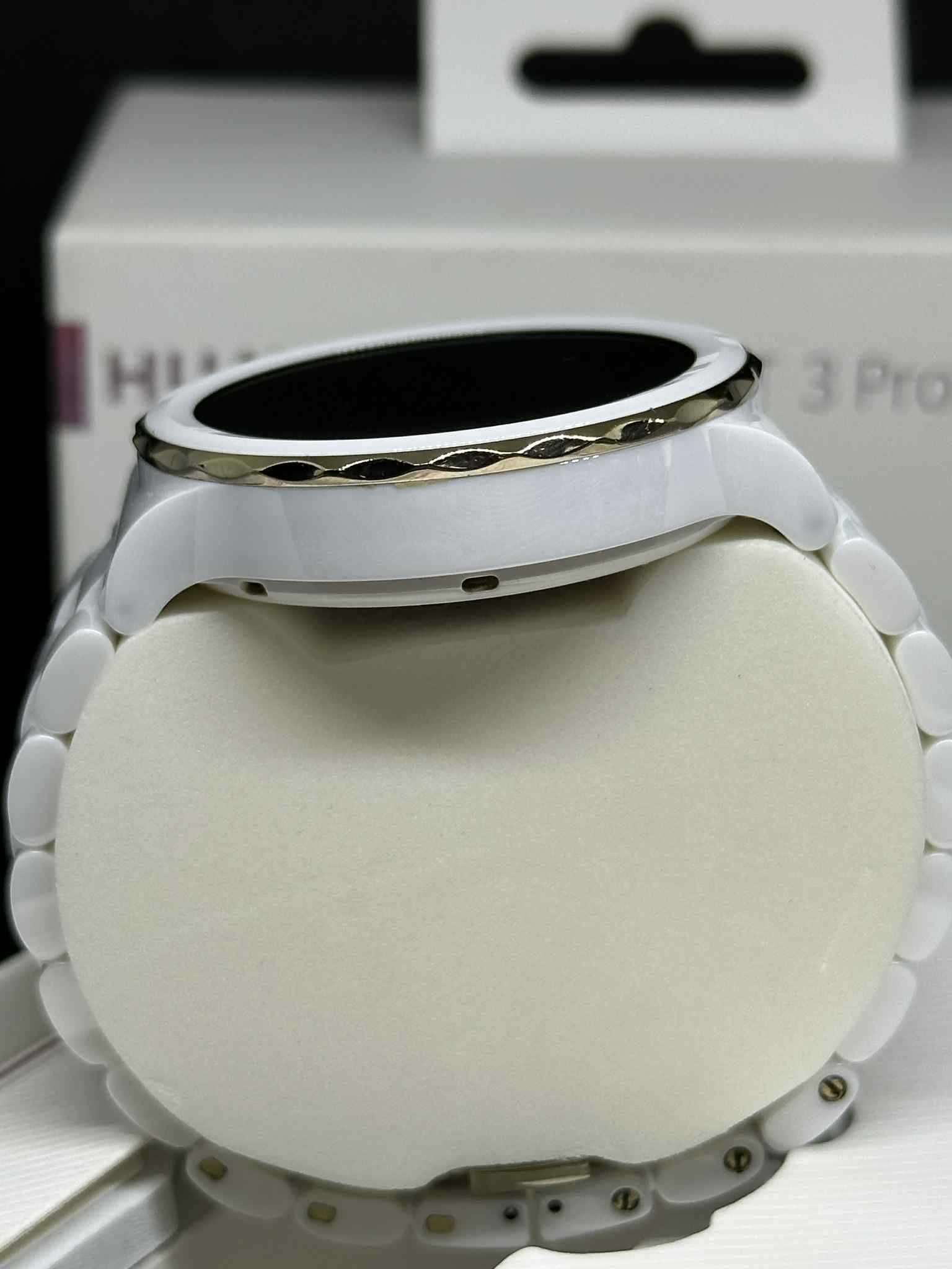 Смарт часовник Huawei Watch GT 3 Pro Ceramic / Перфектен