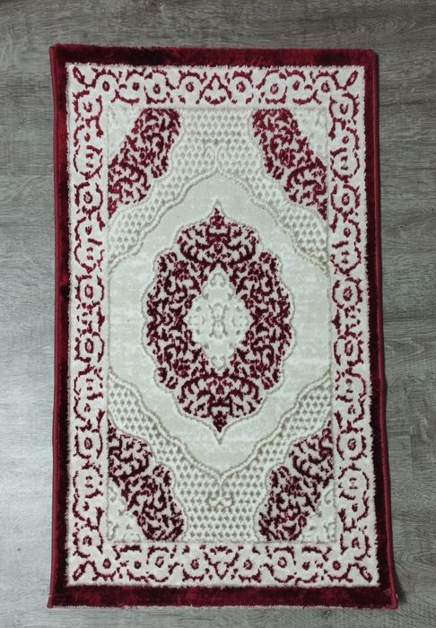 Carpeta / covor  60x100 , am doua bucăți NOI
