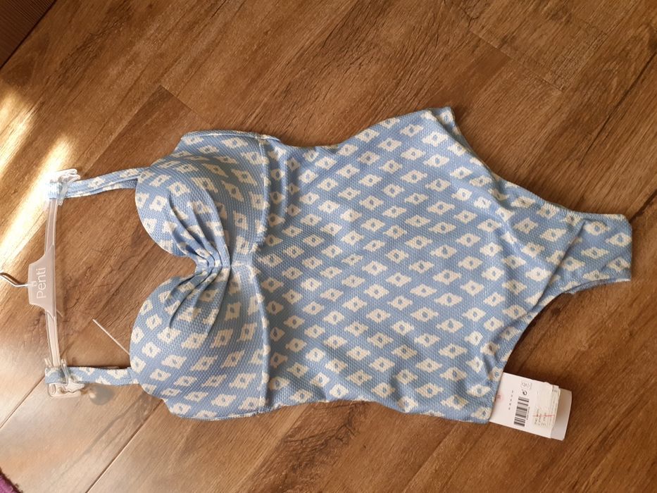 Penti costum de baie