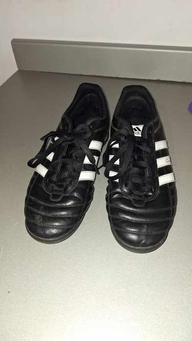 Adidas Questra- model USA-marime 9.5/43 -ghete fotbal ptr.teren sintet