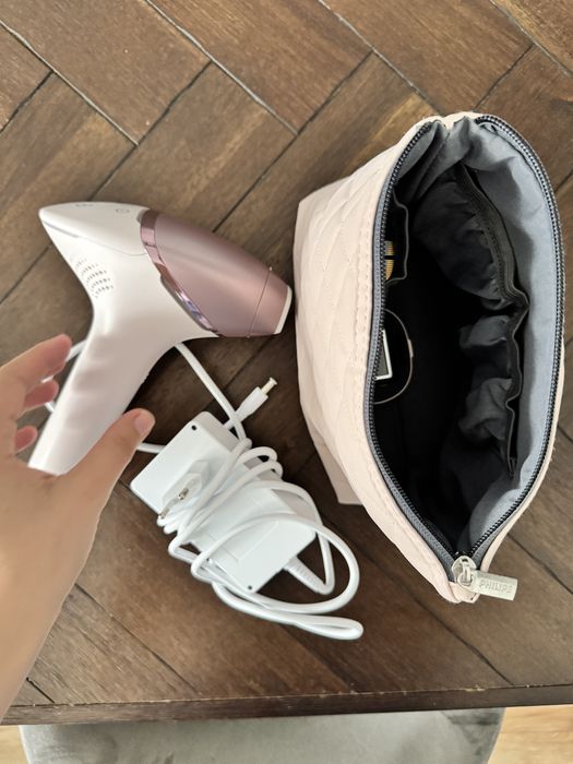 Philips Lumea - Seria 9900 - Ultimul model! - BRI977/00