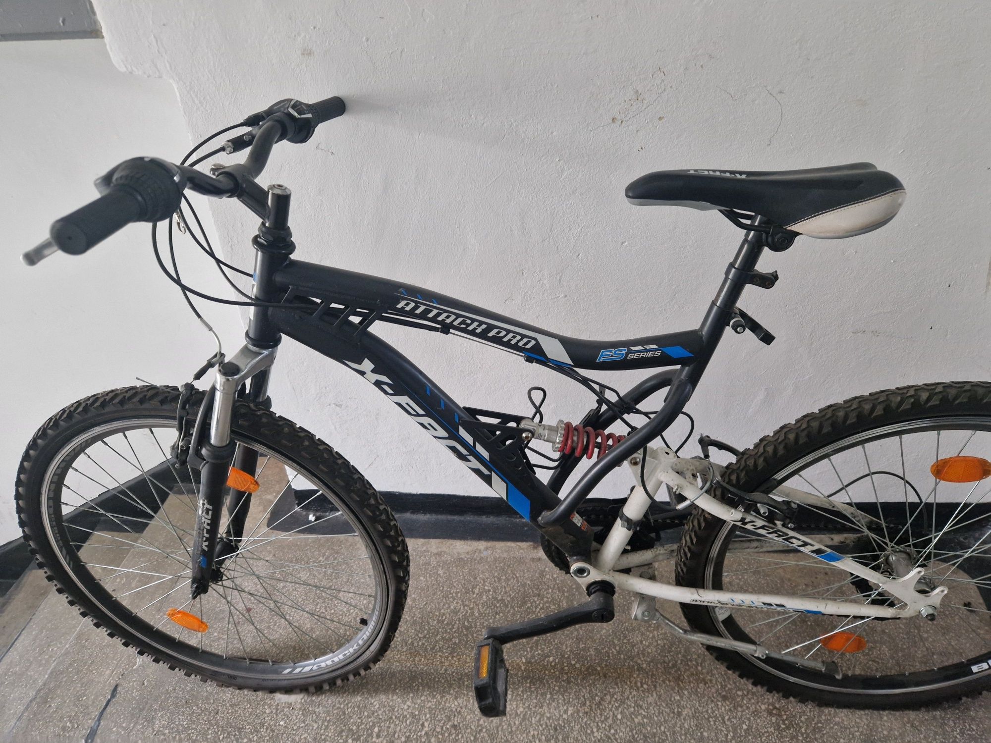 Bicicletă 24" unisex