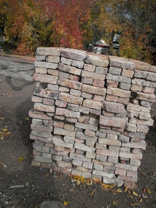 Плиты перекрытия и бетонные твутавры и кирпичи в отличном состоянии