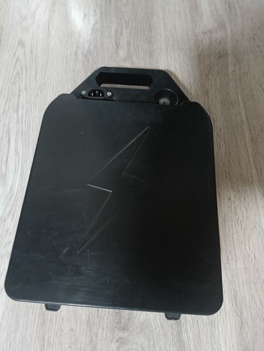 Vând baterie scuter electric Harley 60v 20ah