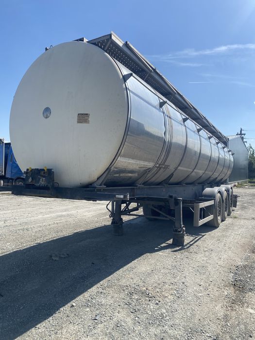 Semiremorca Cisterna produse alimentare Menci Cardi