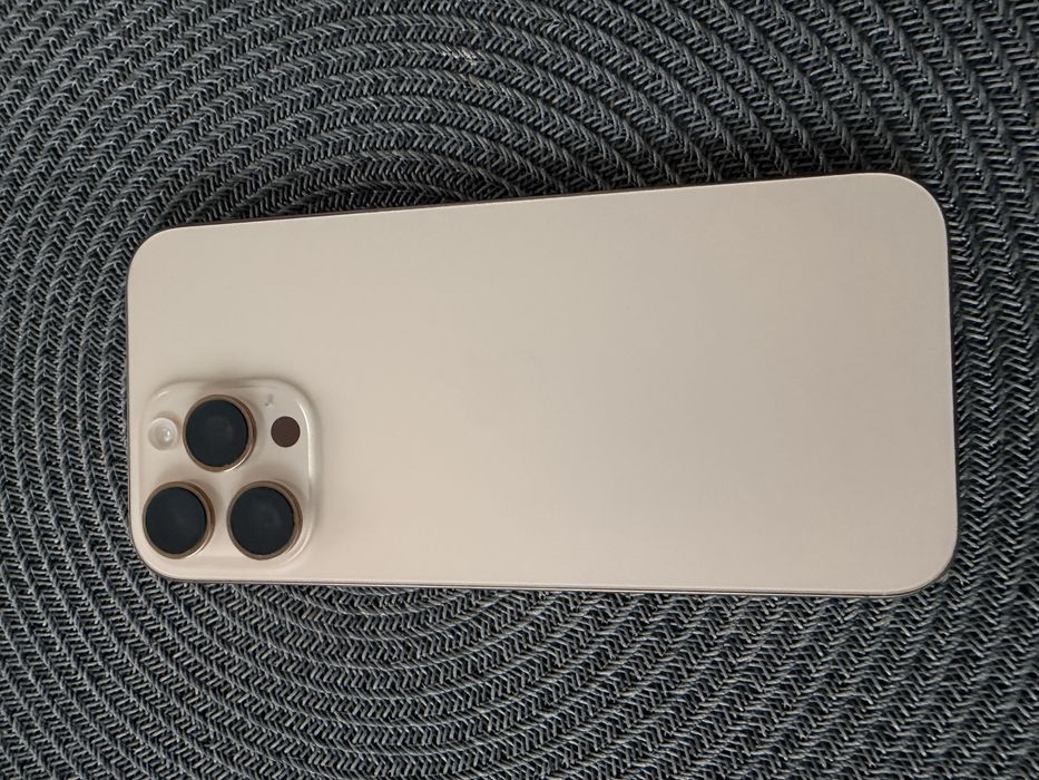 Iphone 16 Pro Max 256 GB Desert Titanium - в гаранция