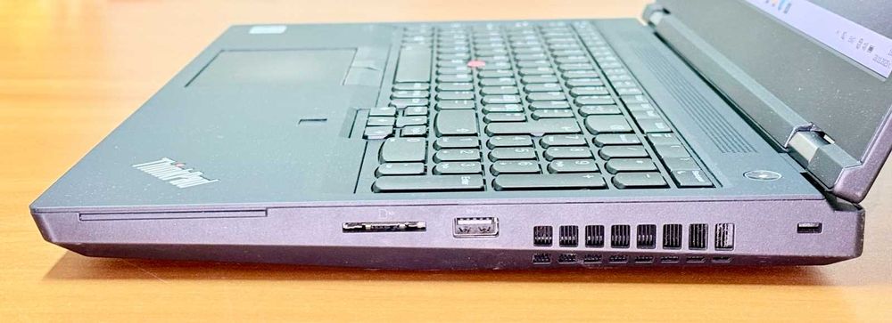 15.6"FHD IPS/i9-10885H/32GB RAM/512GB/RTX 4000-8GB/Lenovo ThinkPad P15