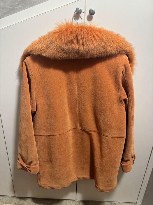 Haina matlasata cu guler blana