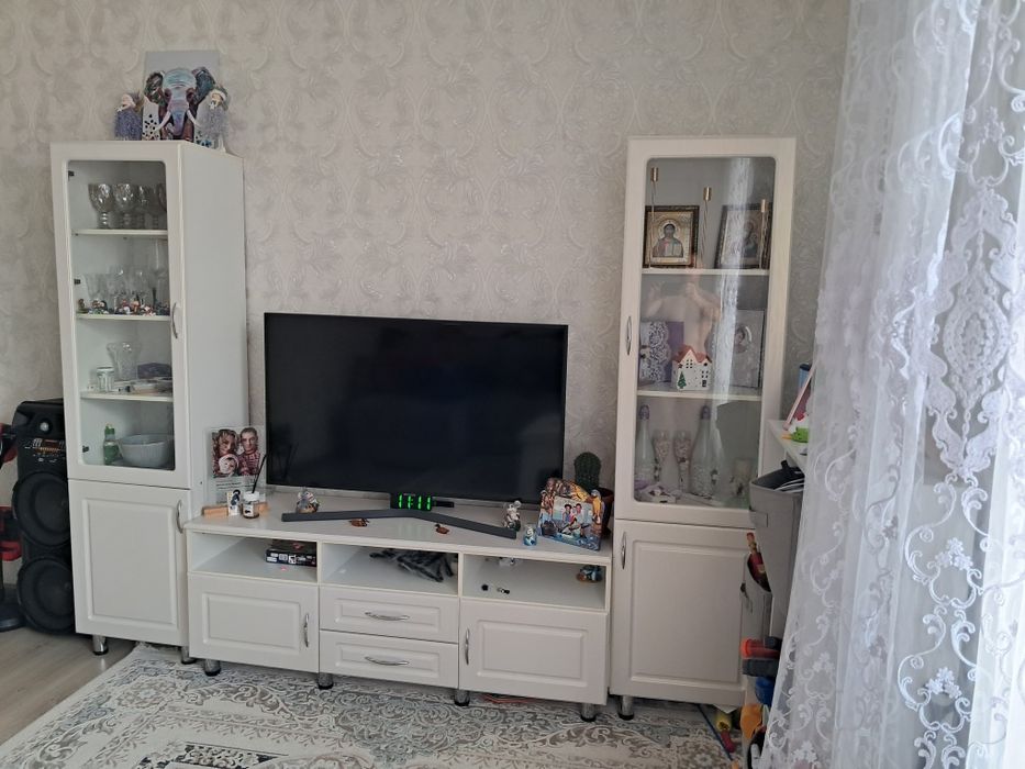 Продам стенку в гостиную