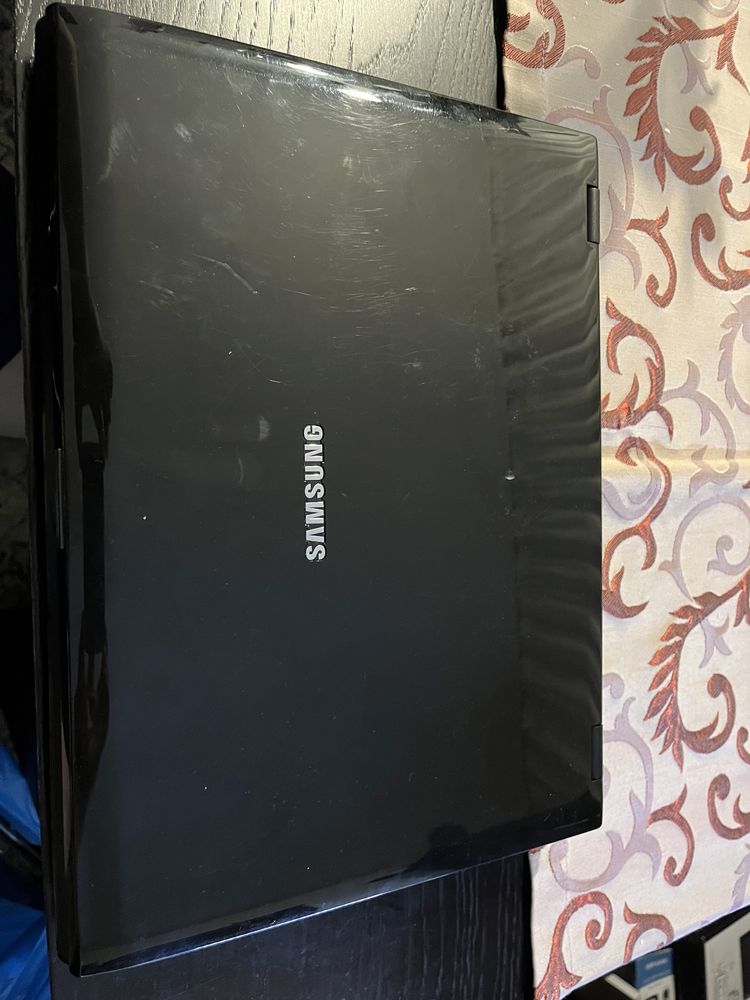 Laptop Samsung NP-R60Y