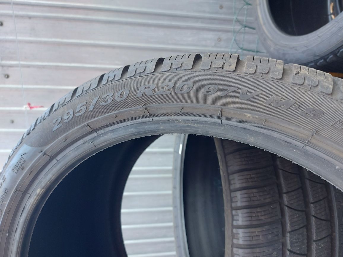 295 30 20 Pirelli DOT 2020 iarna