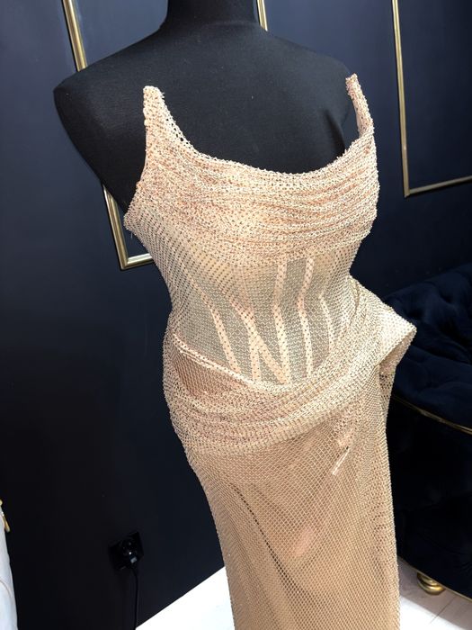 Rochie lunga pe corset