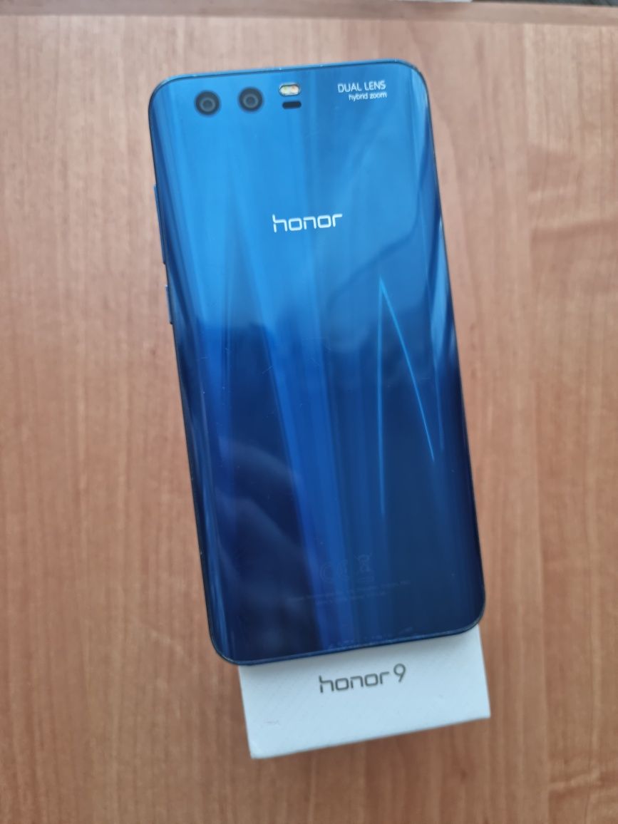 Смартфон Huawei Honor 9