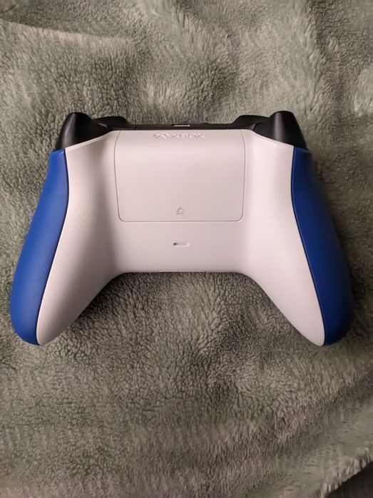 Оригинальный геймпад Xbox series S/X. Беспроводной. Цвет Shock-b