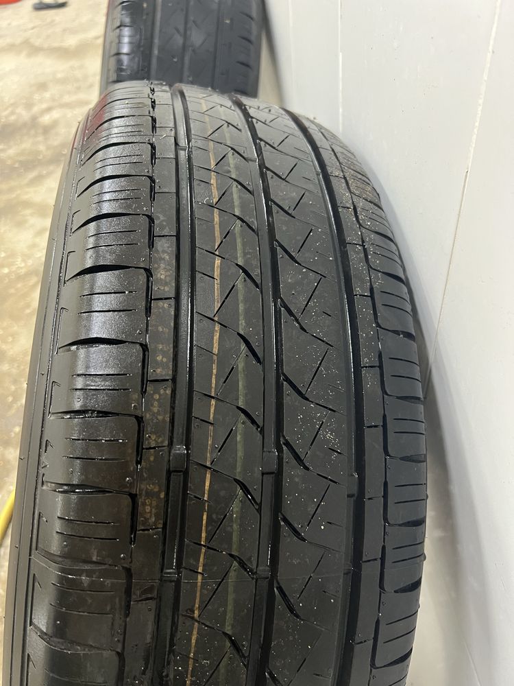 Комплект летних шин Bridgestone 235/65R16 5 шт.