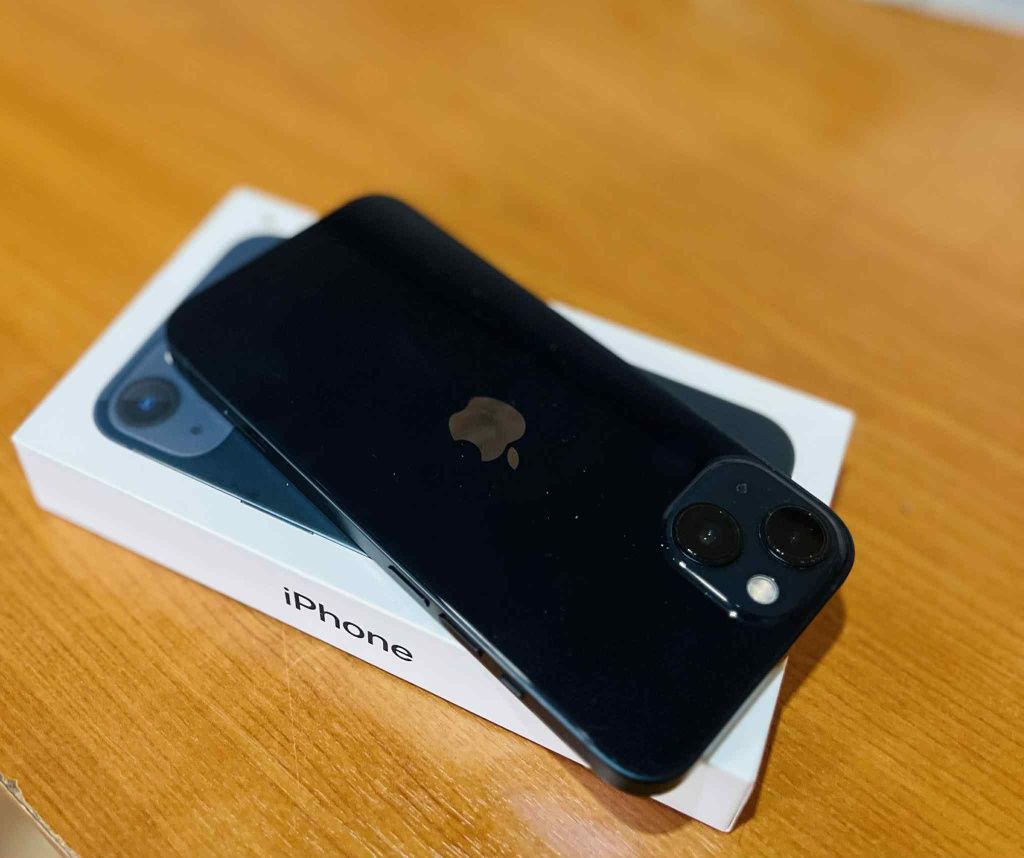 Vând sau schimb\iPhone 13 128 Gb in stare perfecta 87 %baterie