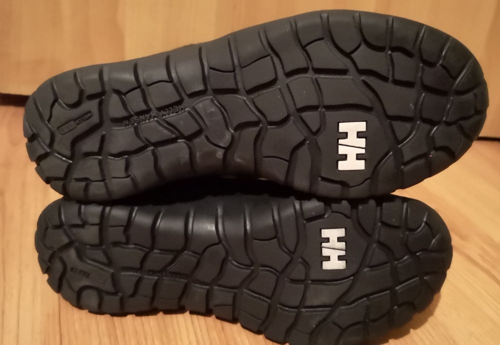 cizme Helly Hansen marimea 40, model special, poze reale