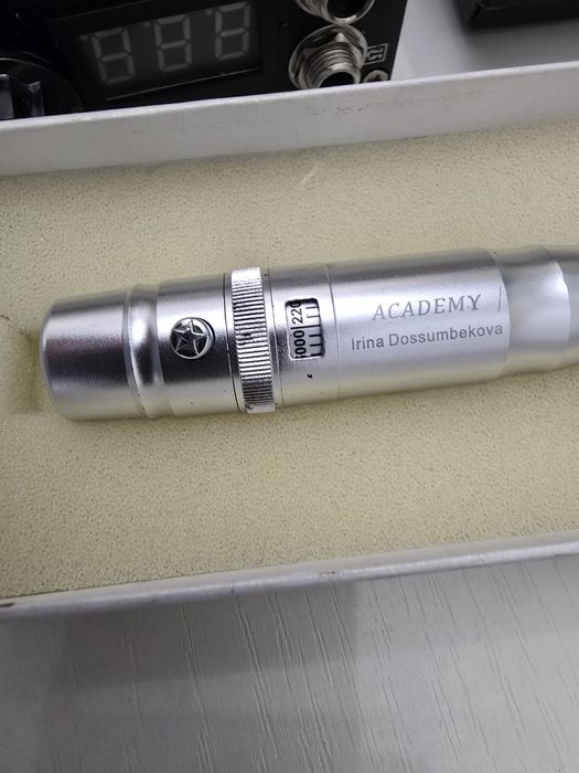 Татуаж бровей и губ , межреснички , уголки глаз и родинки.