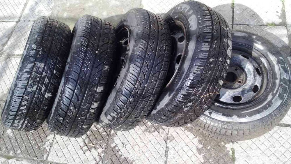 нови гуми със джанти,