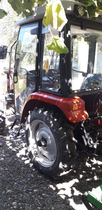 Vând tractor HD 504