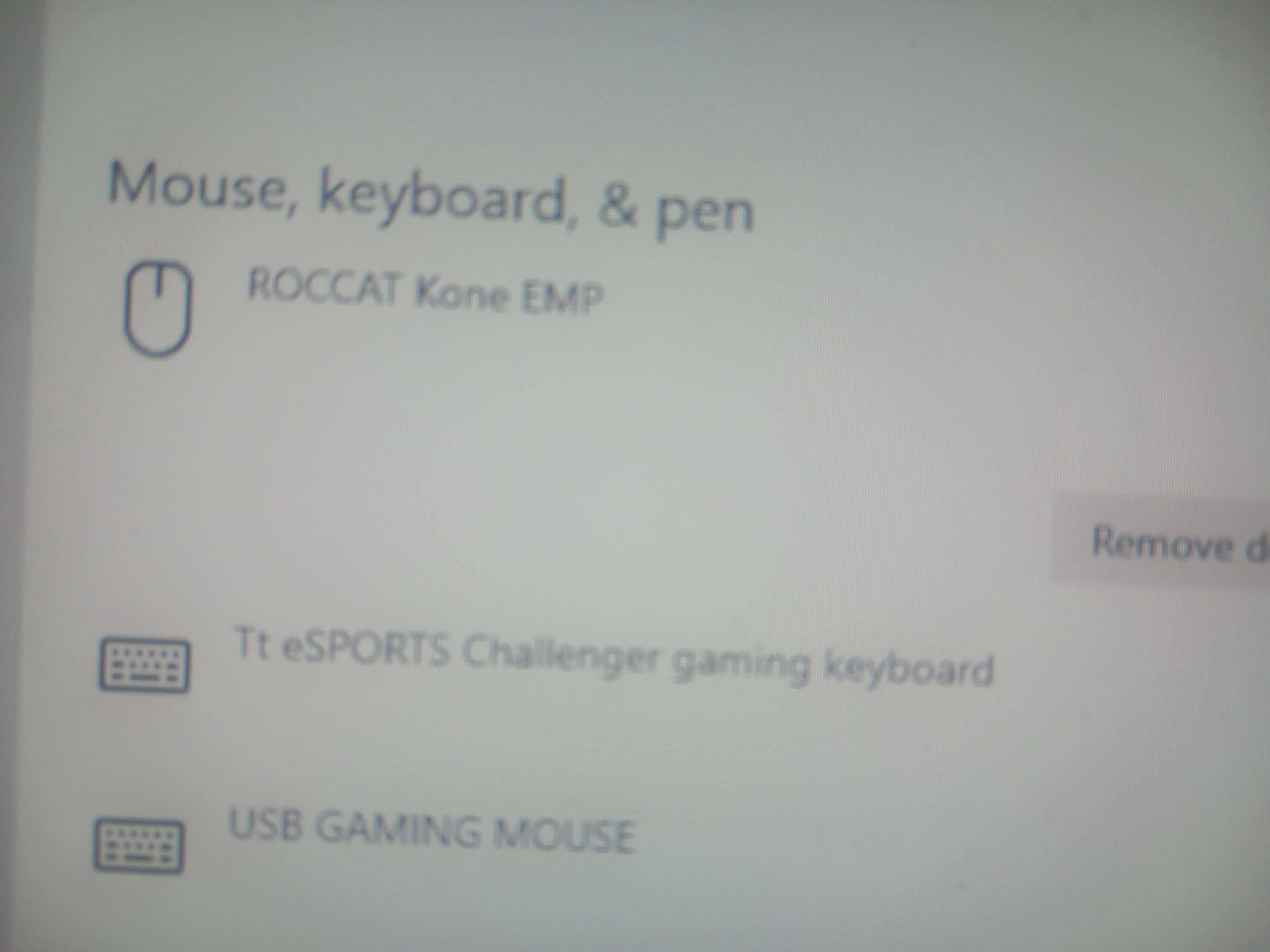 Roccat Kone EMP in stare perfecta folosit de 9 ori