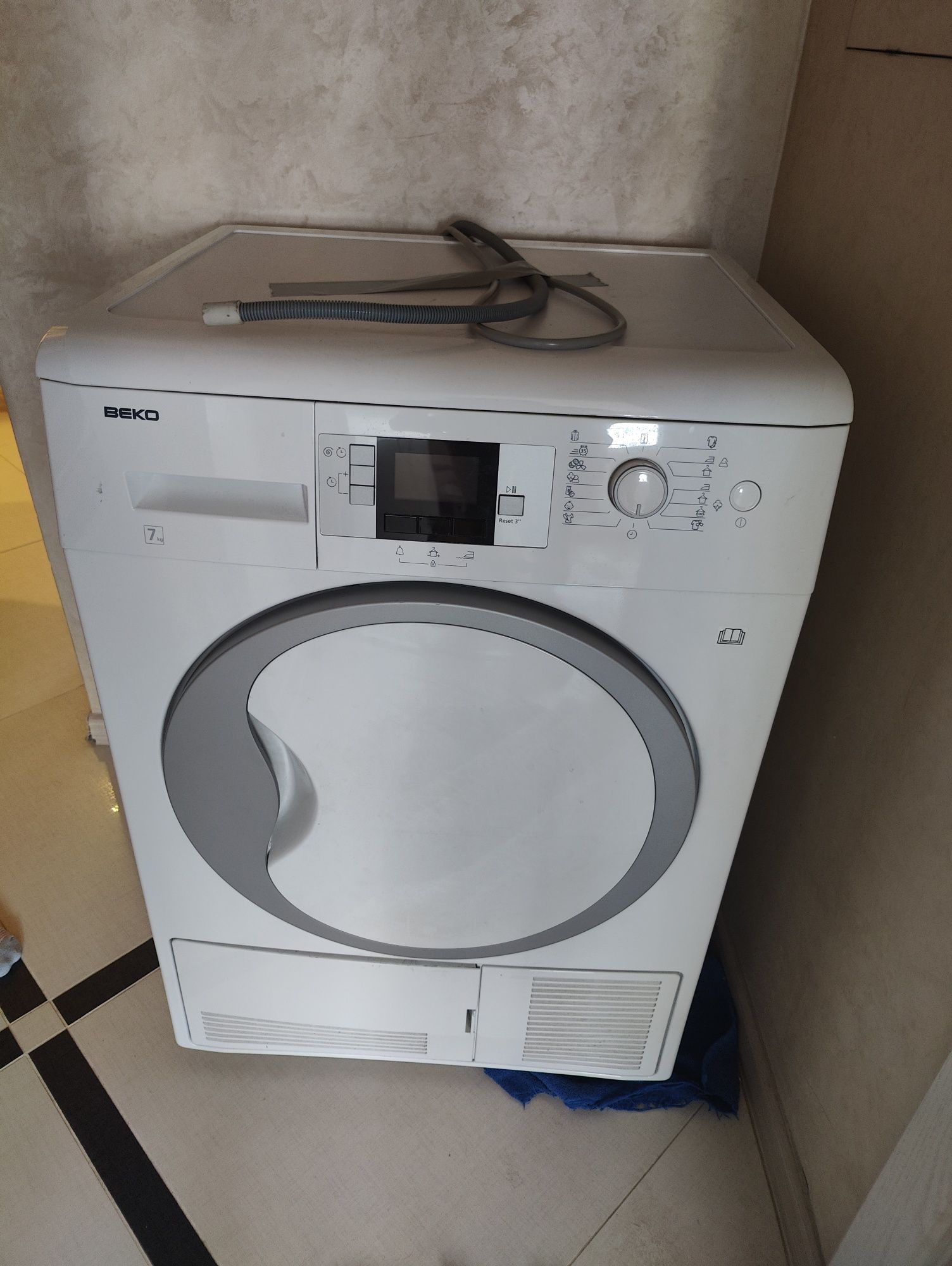 Продавам Сушилня Beko