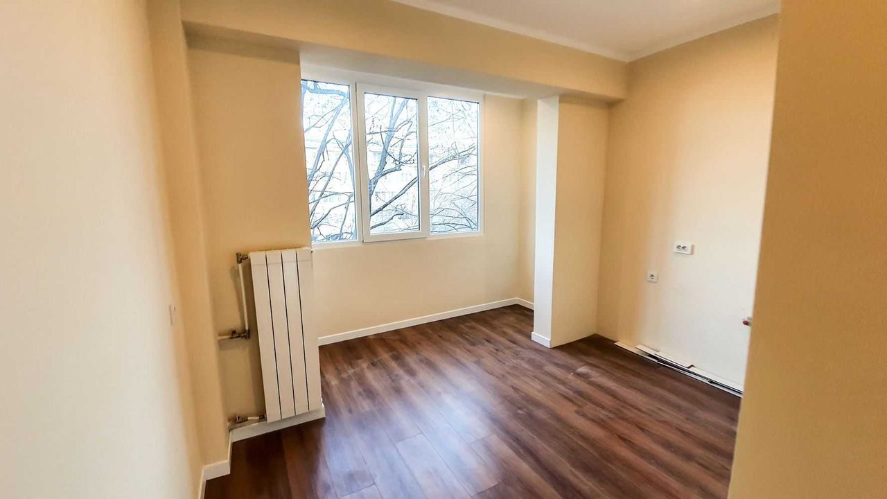 Продава се Тристаен апартамент в София, Витоша - 105 кв.м за 1572 €/кв.м - Снимка #2
