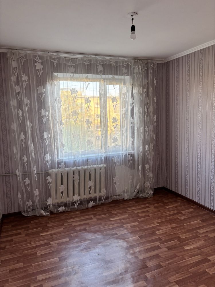Сдам квартиру. пустую 3 комнатную