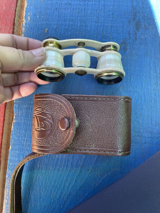 Бинокль театральный