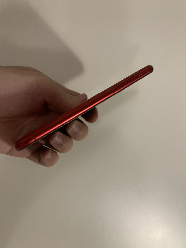 iPhone 11 NOU Red