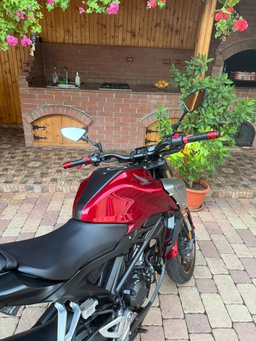 Honda     CB125R