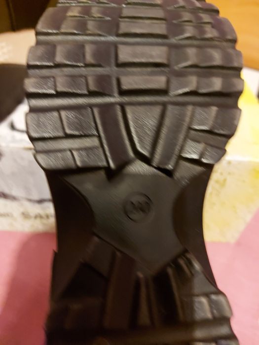 Vând Adidași cu Platforma Mărimea 37