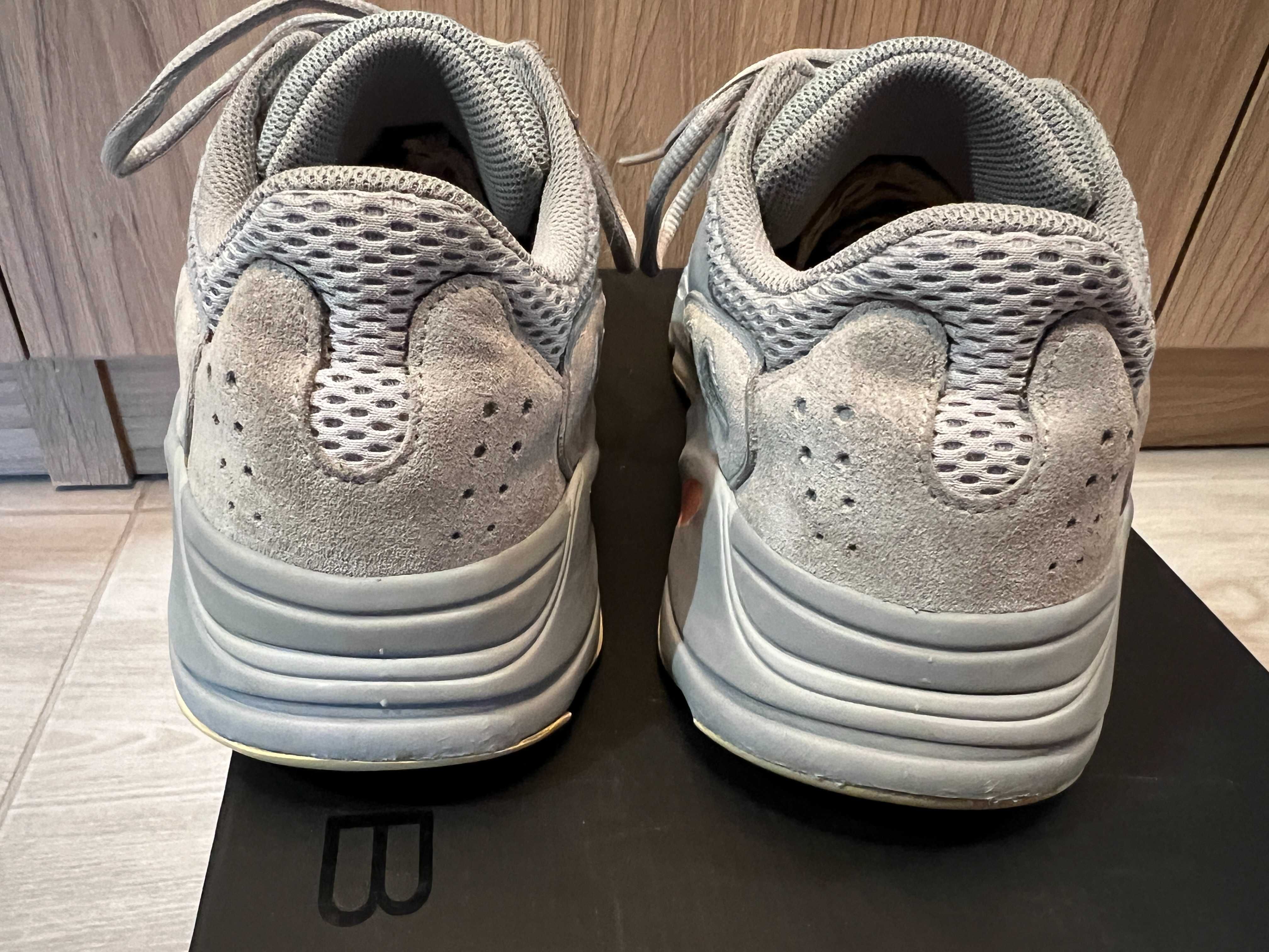 adidas YEEZY 700 мъжки маратонки номер 42,5