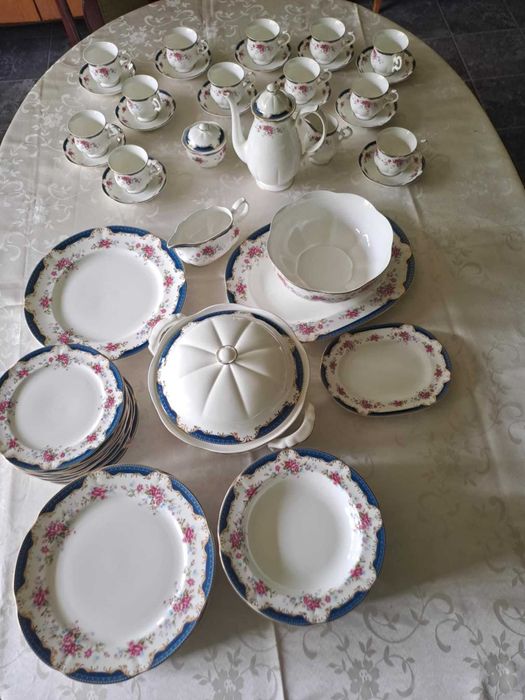 De vanzare  set de 12 persoana  porțelan tip Versailles  de la ZEPTER