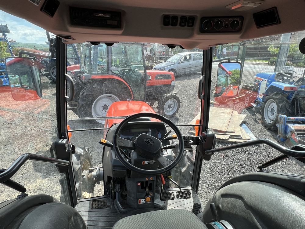 Tractoras tractor japonez kubota kl 330 cu sinile de cauciuc