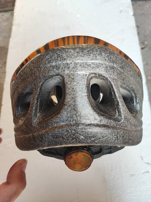 Vând cască protectie bicicliști marime L , bărbați , reglabilă